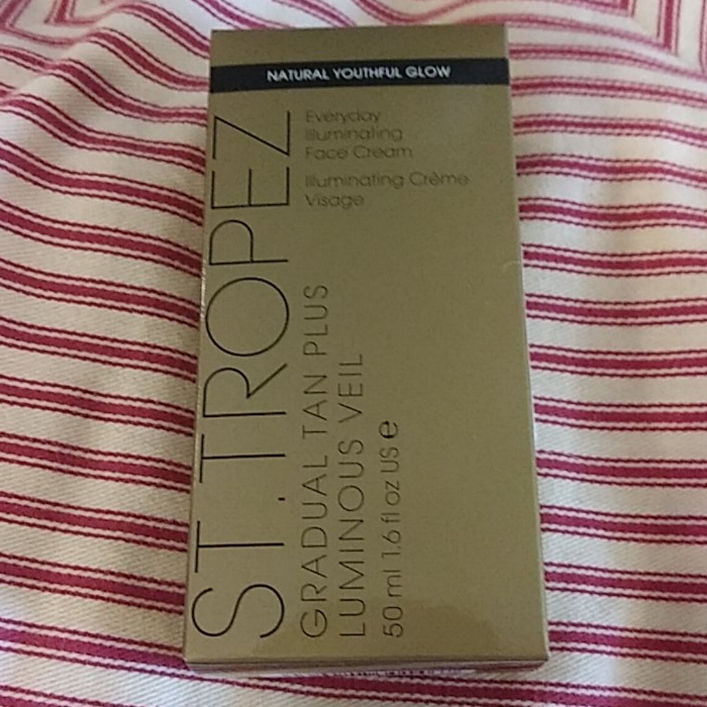 St tropaz everyday Illuminating face cream